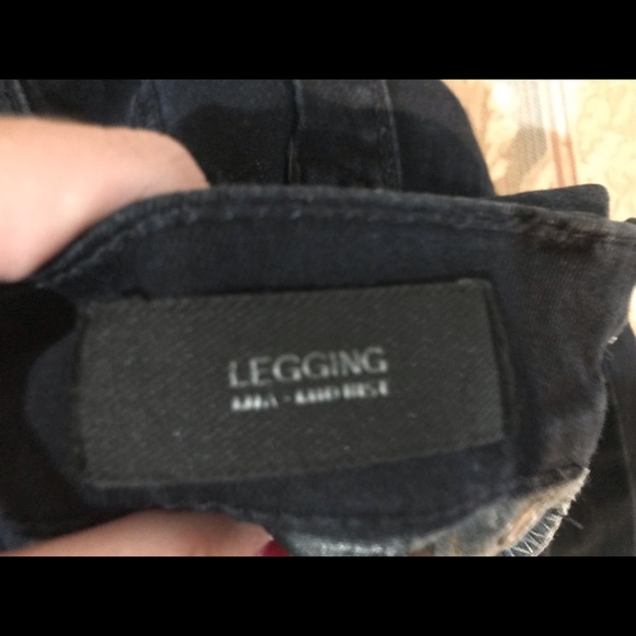 Express black jeaggins in excellent preowned condition - Picture 10 of 12